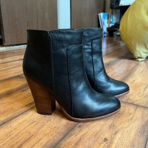 Pour La Victoire Rocker Casual Black Bootie